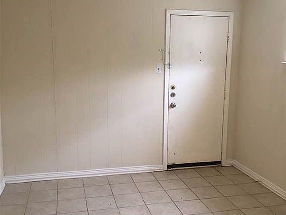 3rd image of 1336 Parkmont Dr