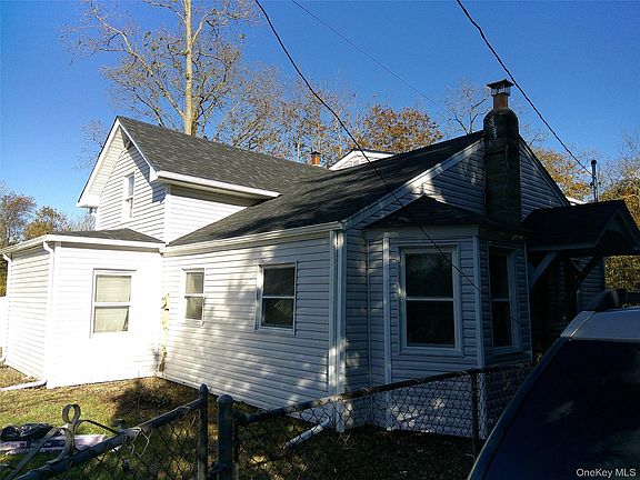 2nd image of 145 Conklin Avenue