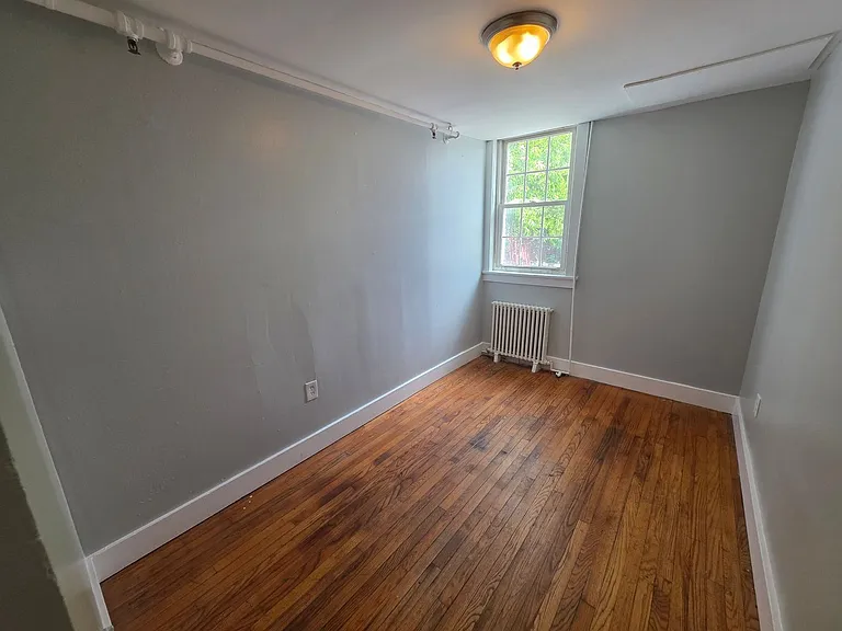 3288 Franklin Ave — Photo 10