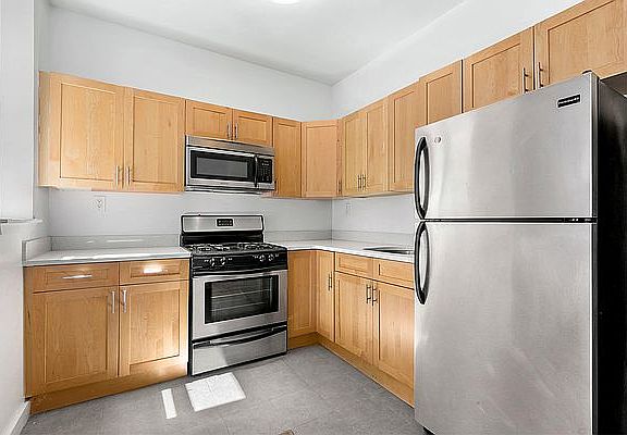 3rd image of 135 W 138th St APT 4b