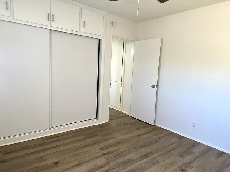 Grismer Cove Apartments — Photo 9