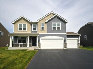 936 Wildwood Dr, Pingree Grove, IL 60140