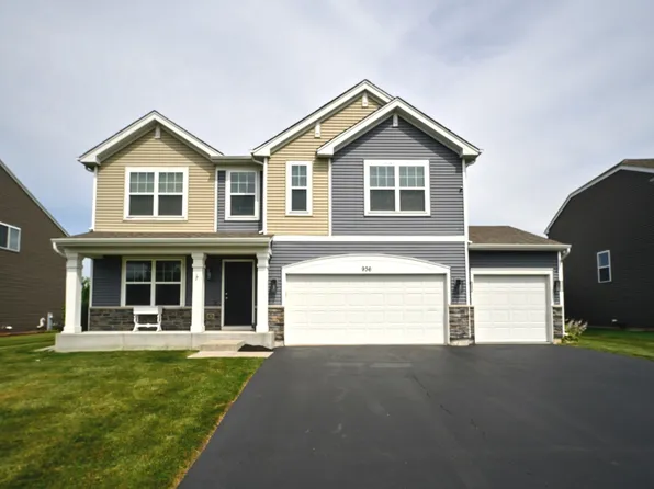 936 Wildwood Dr, Pingree Grove, IL 60140