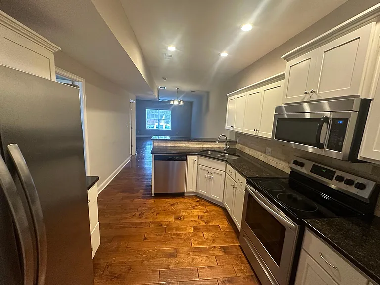 326 Parkview Pl — Photo 2