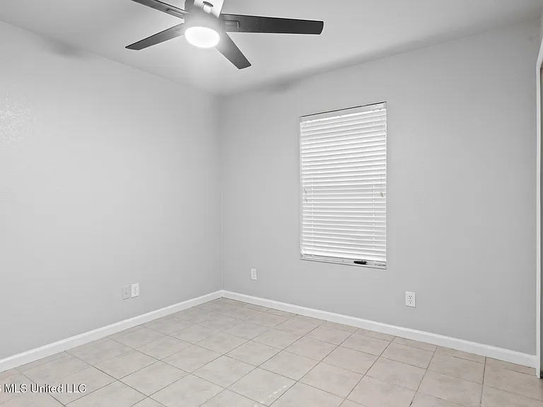 6234 W Lamar St — Photo 20