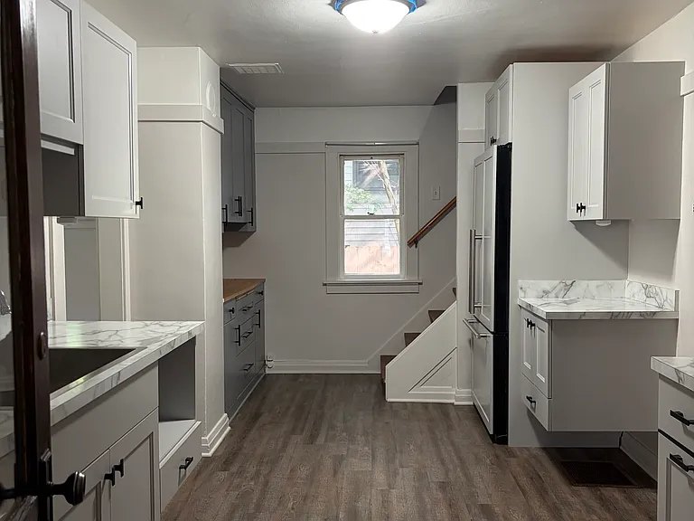 1231 E Burleigh St — Photo 7
