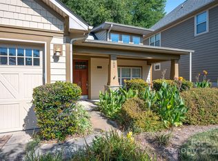 102 Coral Ln, Mooresville, NC 28115