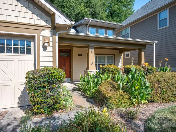 102 Coral Ln, Mooresville, NC 28115