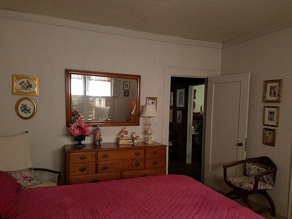 5th image of 2024 Ash St