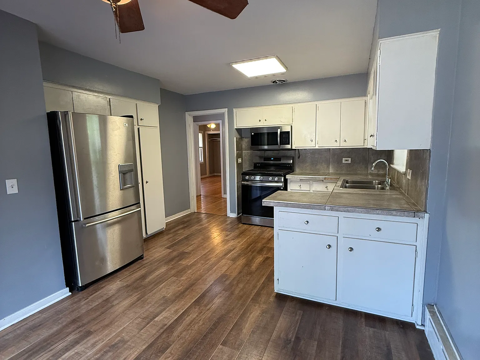 2 bed, 950 sqft, $2,100 — Photo 4