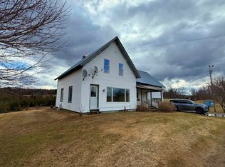 2570 Maple Hill Rd, Barton, VT 05822