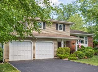 83 Toby Dr, Succasunna, NJ 07876
