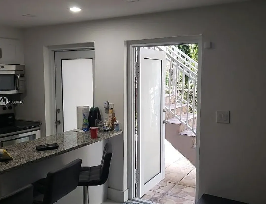 1 bed, 540 sqft, $2,050 — Photo 3