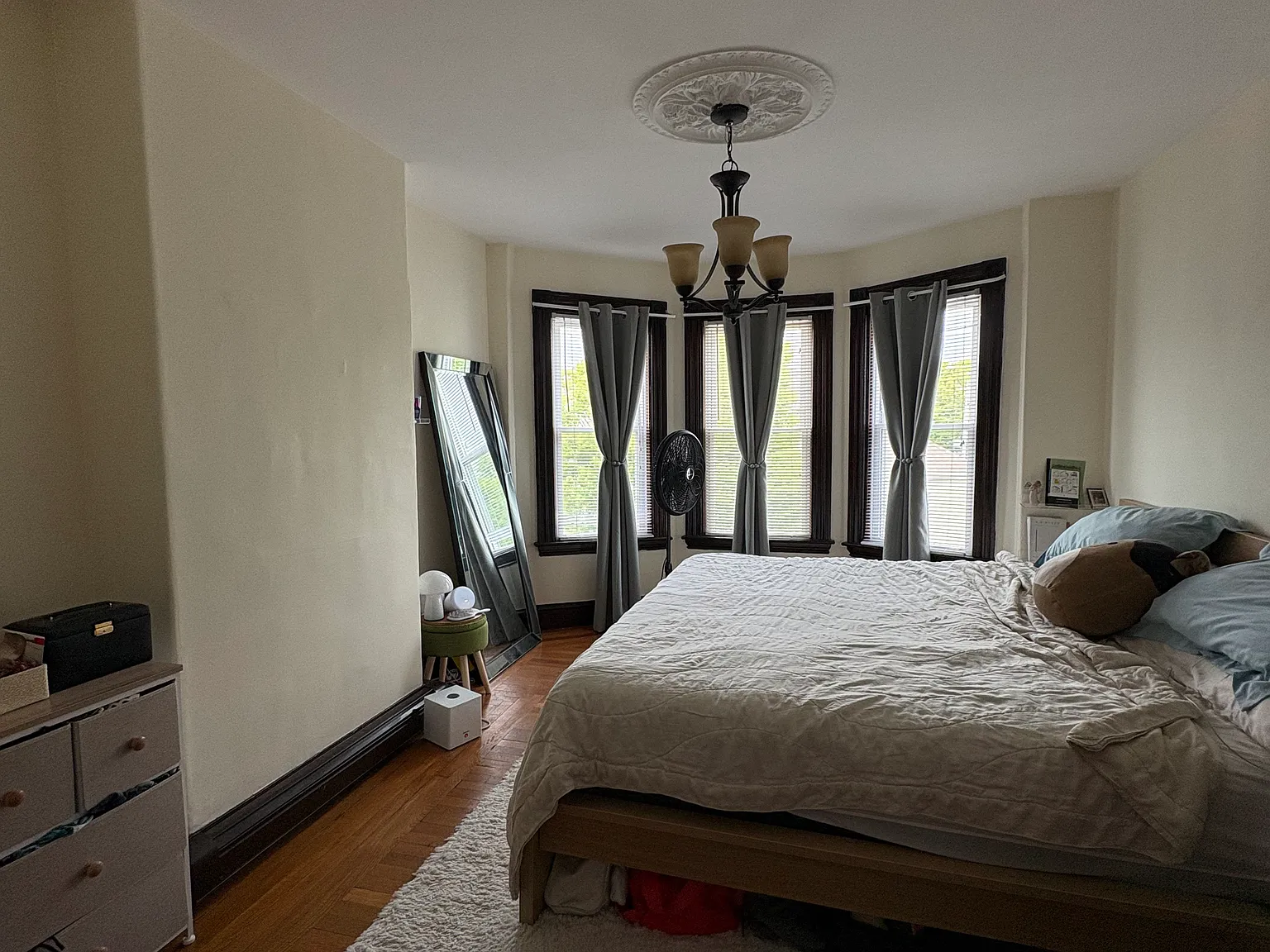 2 bed, 750 sqft, $2,975 — Photo 3