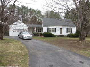 36 Woodridge Dr, Manchester, ME 04351