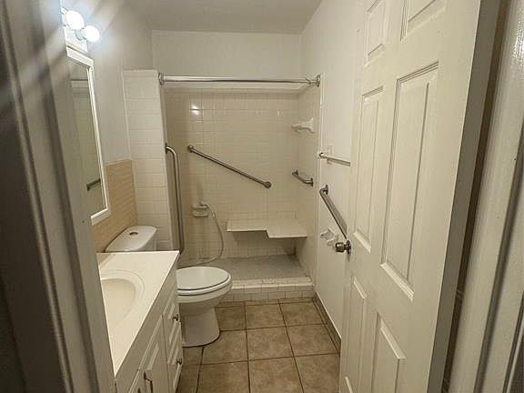 4th image of 7209 Beechnut St APT B