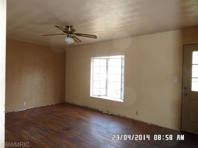 2nd image of 1208 Lawndale Ave