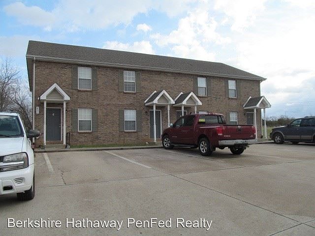 1st image of 809 Oak Arbor Ct APT 3