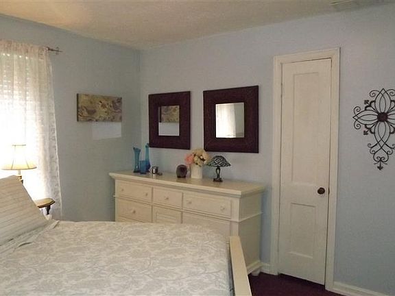 4th image of 424 Sunset Dr