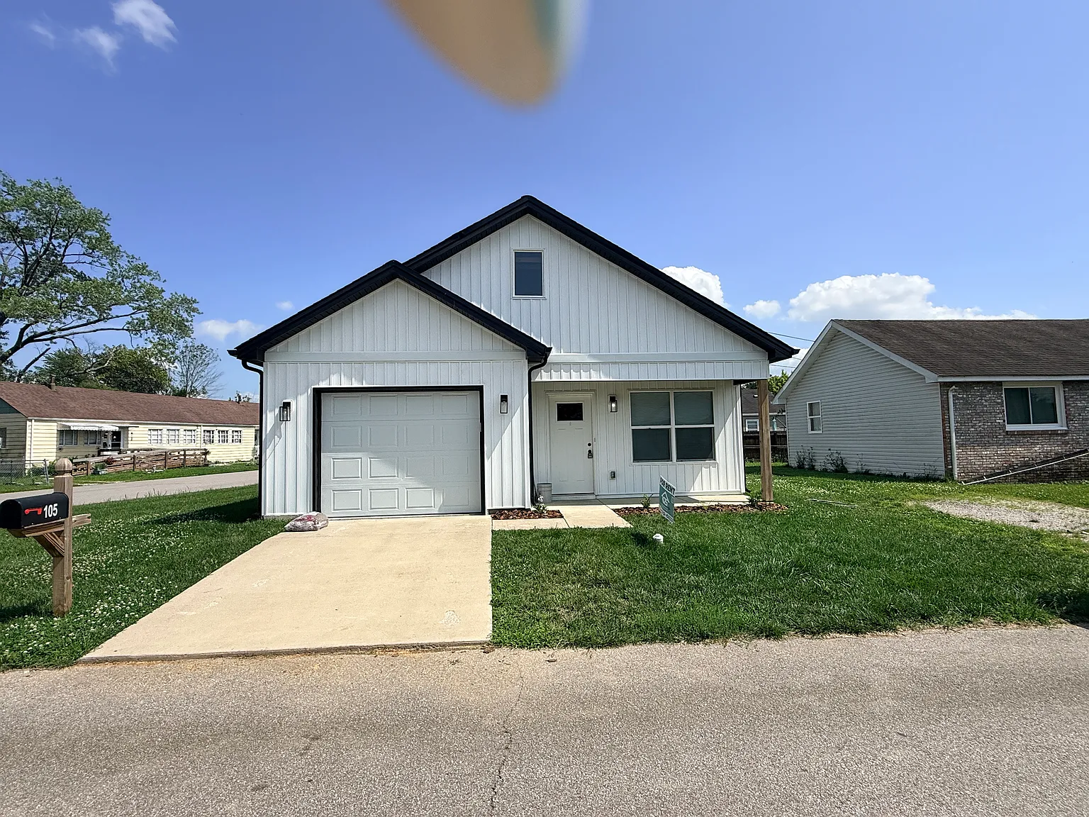 3 bed, 1800 sqft, $1,875 — Photo 1