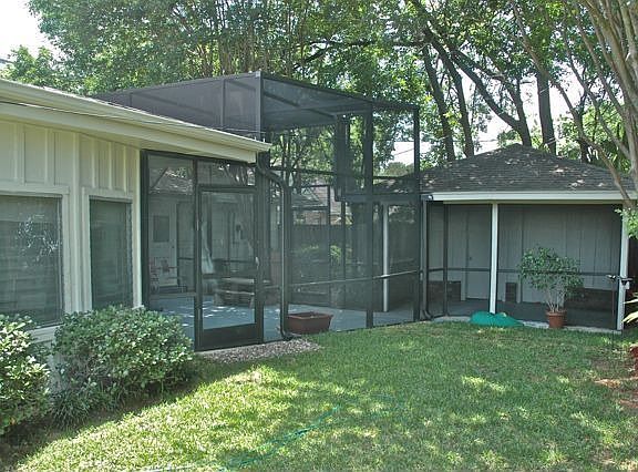Backyard screen & gardenhouse