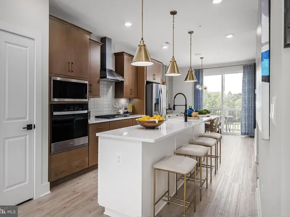 2625 Light St, Baltimore, MD 21230