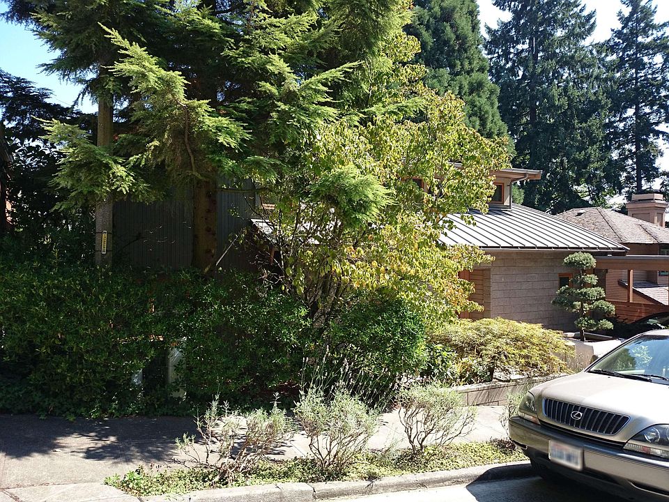 2nd image of 730 39th Ave