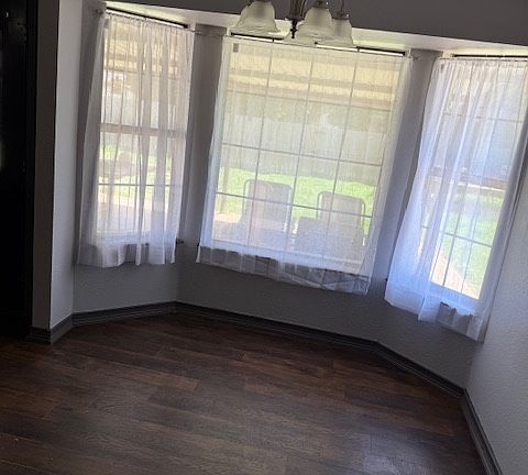 5th image of 1708 Harding Ave