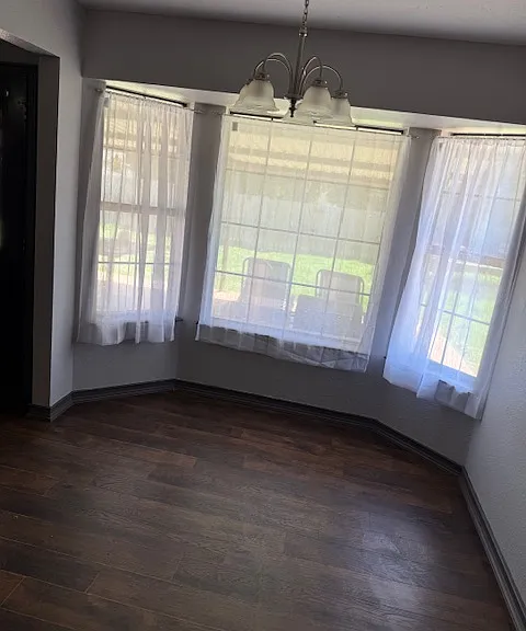 1708 Harding Ave — Photo 5