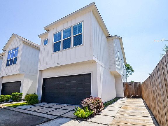 2nd image of 1902 Hollister Spruce Ln