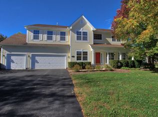 580 Old Walnut Cir, Gurnee, IL 60031