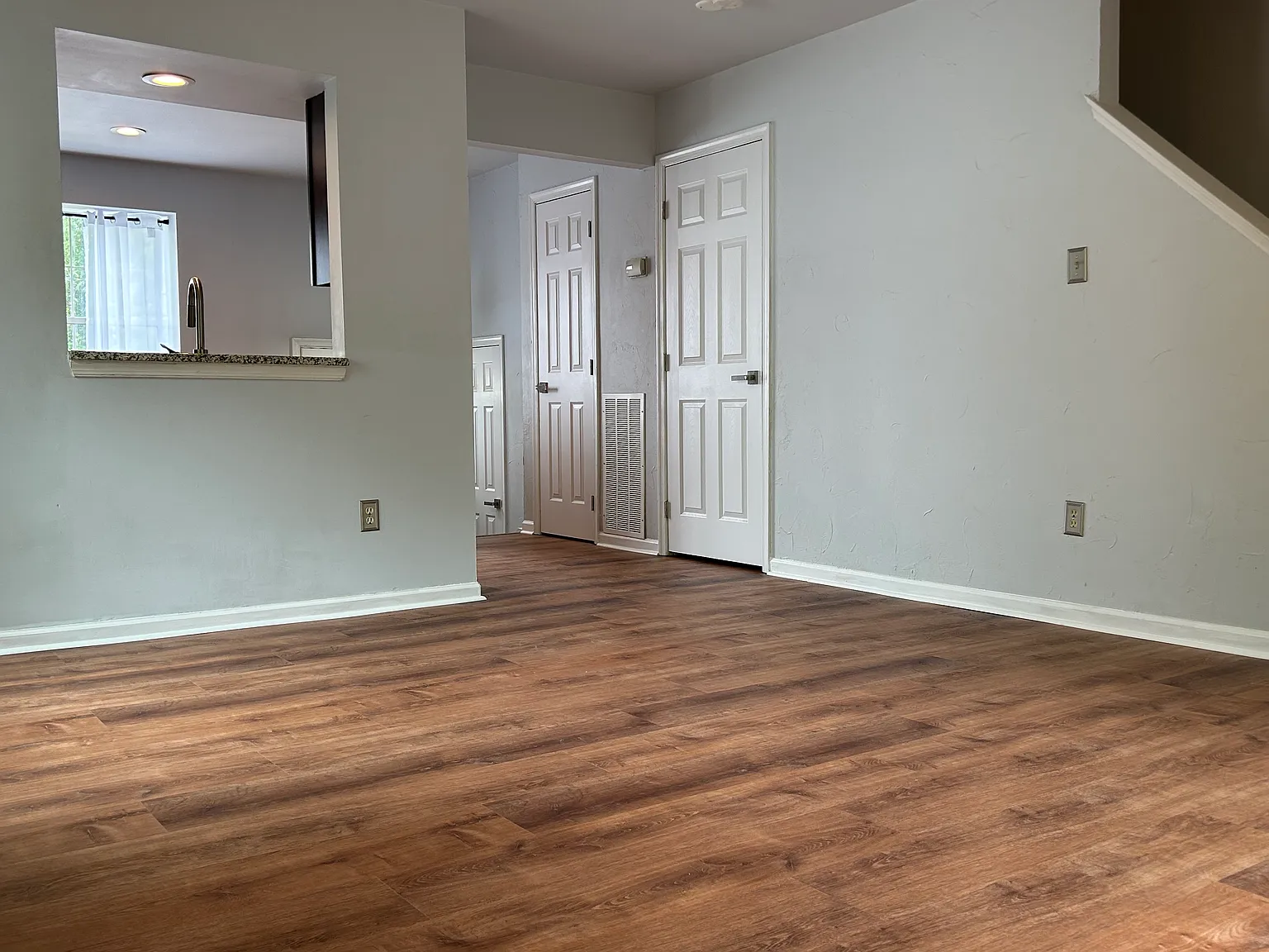 4 bed, 2.5 bath, 1593 sqft, $2,550 — Photo 4