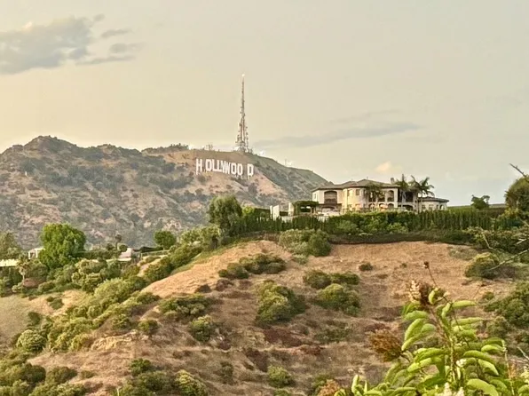 6799 Hillpark Dr, Los Angeles, CA 90068