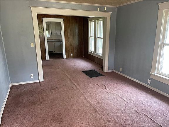 2nd image of 809 S Iowa Ave