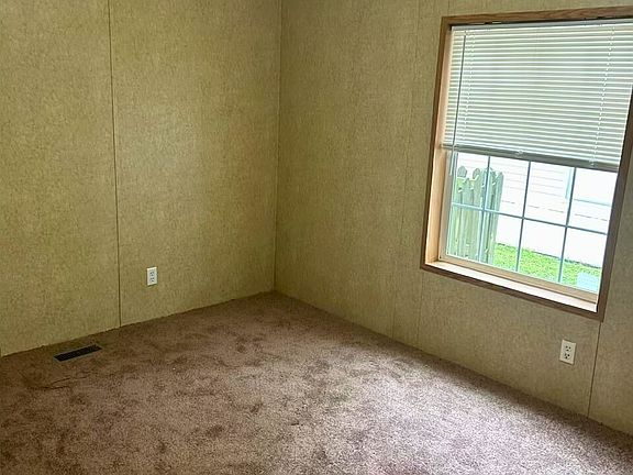 5th image of 807 Greenfield Ln #122