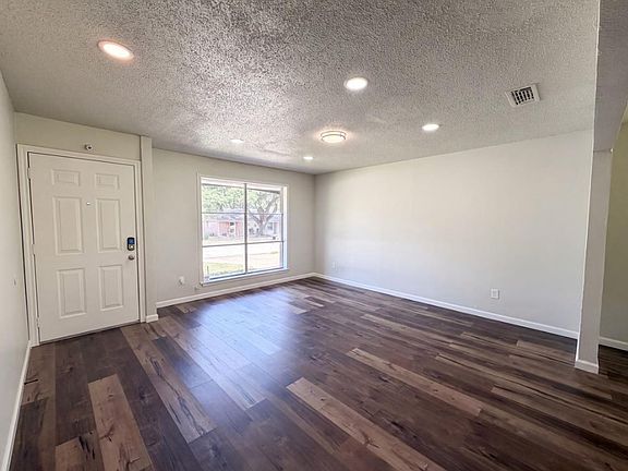 4th image of 2141 Mountainview Dr