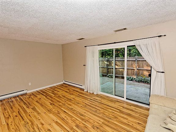 5th image of 115 Knollwood Ter