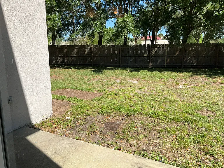 7415 Oxford Garden Cir — Photo 24