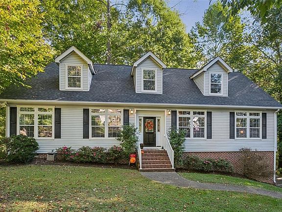 4th image of 3621 Marlbrook Drive