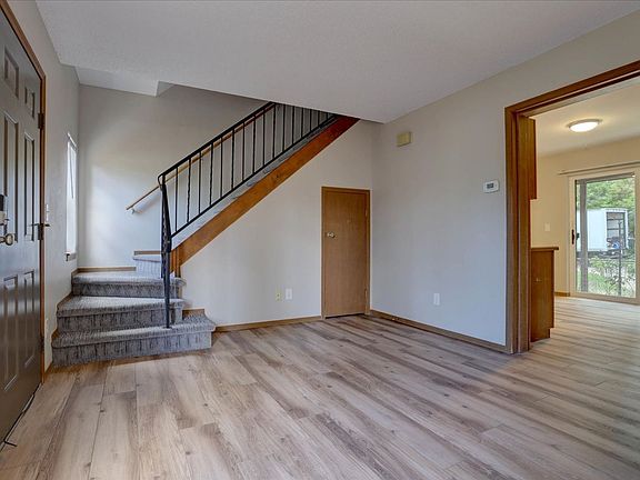 2nd image of 2333 Walnut St #2B-1BA-1000SQFT