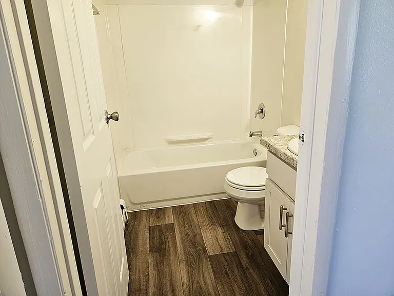 Waverly Park Apartments — Photo 52