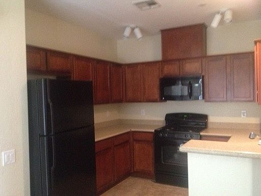 3rd image of 6868 Sky Pointe Dr Unit 2033