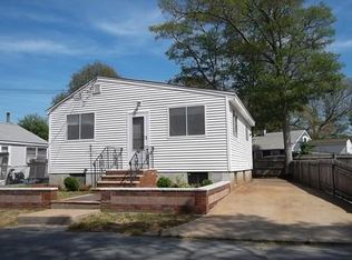 14 Crocker Ave, Wareham, MA 02571