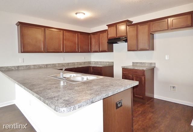 1st image of 5594 Village Pond Cir