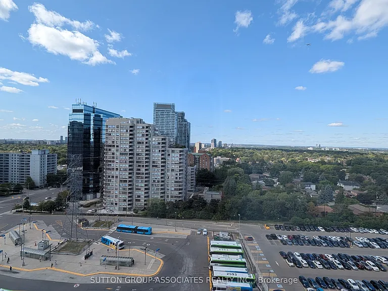 7 Bishop Ave #1808 — Photo 19