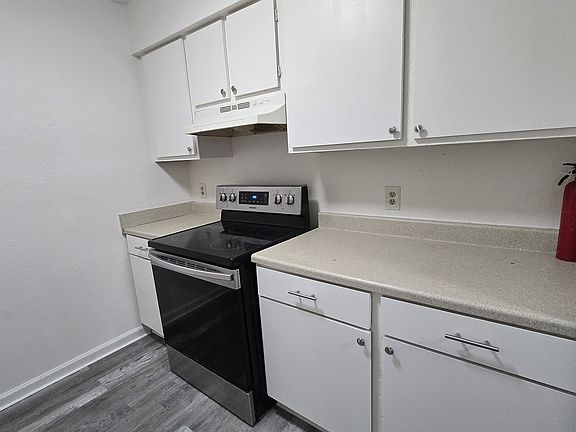 5th image of 3030 Congress Blvd APT 115
