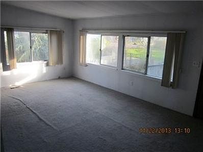 5th image of 110 Aspen Ln N
