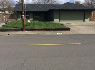 1900 Corona Ave, Medford, OR 97504