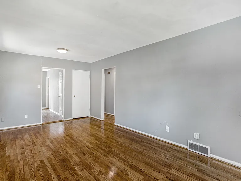 1304 Grant Dr — Photo 5