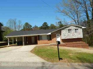 934 Longleaf Dr, Forest Park, GA 30297